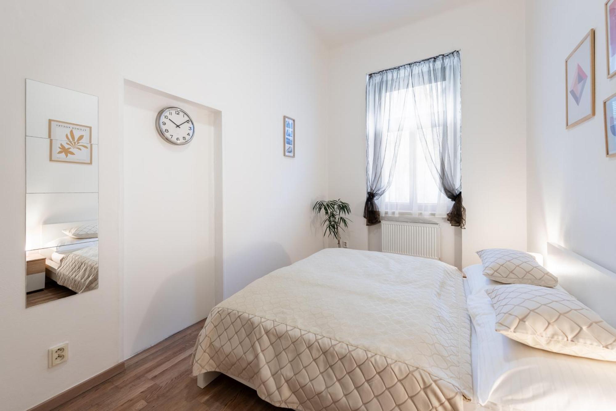 Lucky Angel Prague-karlin Apartment